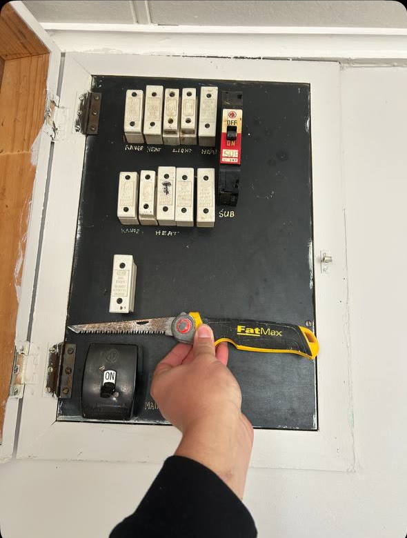 Old rewireable fuse switchboard before the upgrade